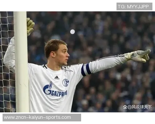 拉基蒂奇与诺伊尔阿萨莫阿合影穆勒赞叹组合实力强大 拉基蒂奇与诺伊尔阿萨莫阿合影穆勒赞叹组合实力强大