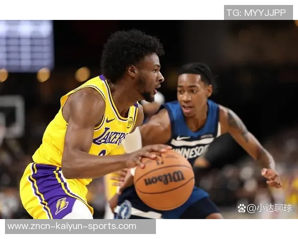 布朗尼单臂补扣震撼全场克内克特称赞他是兄弟太燃了 布朗尼单臂补扣震撼全场克内克特称赞他是兄弟太燃了