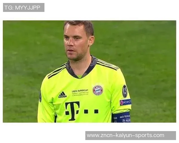 拉基蒂奇与诺伊尔阿萨莫阿合影穆勒赞叹组合实力强大 拉基蒂奇与诺伊尔阿萨莫阿合影穆勒赞叹组合实力强大