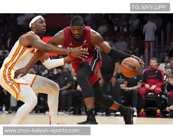 热火祝贺阿贾夺生涯第三冠阿德巴约与其合影庆祝 热火祝贺阿贾夺生涯第三冠阿德巴约与其合影庆祝